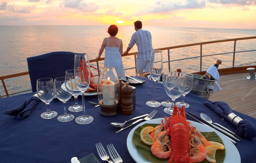 Dinner Cruise & Show Sharm